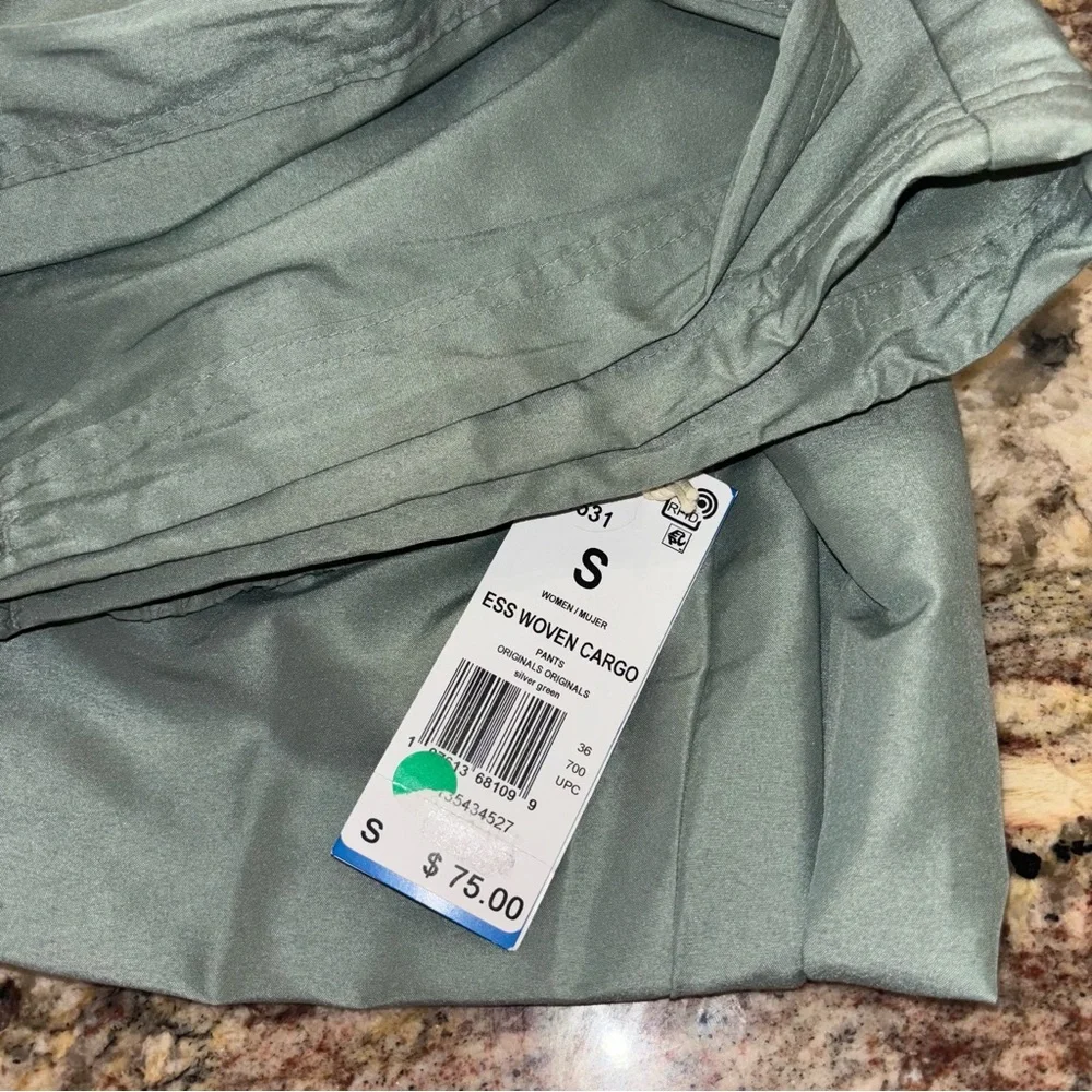 Adidas Light Green Cargo Pants NWT - Picture 9 of 10